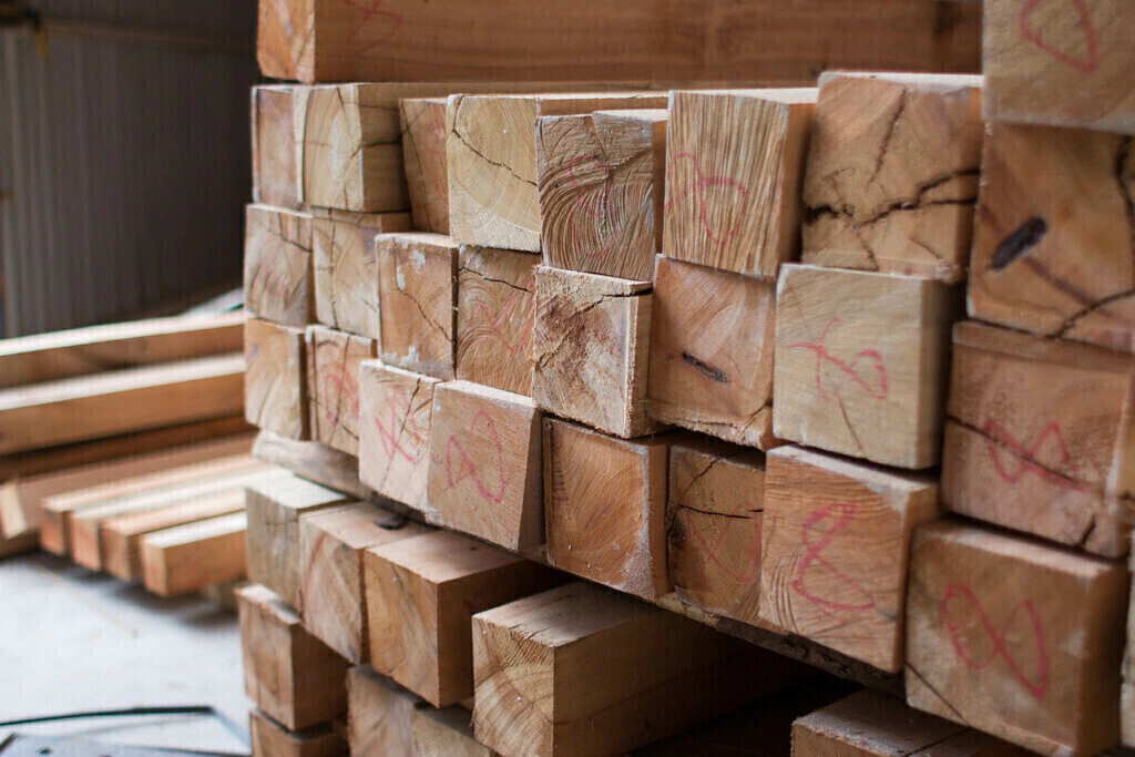 Poste eucalipto seleccionado 2 x 3 x 1.80m